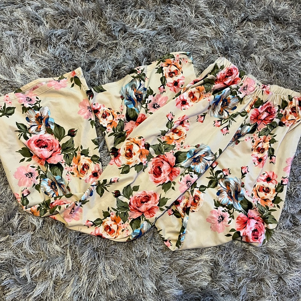 Park Avenue floral flare pants - Picture 2 of 3